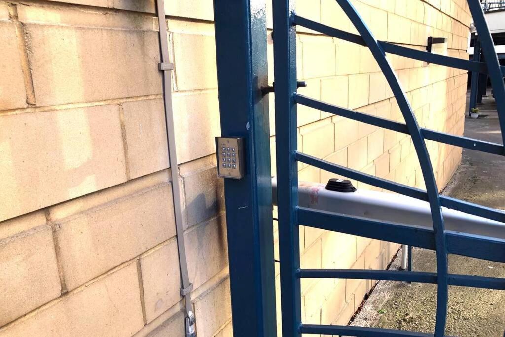 爱丁堡Waterfront Living In Leith With Free Parking!公寓 外观 照片