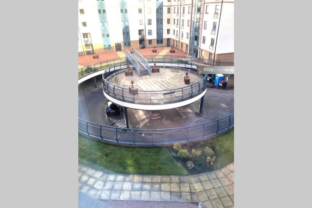 爱丁堡Waterfront Living In Leith With Free Parking!公寓 外观 照片